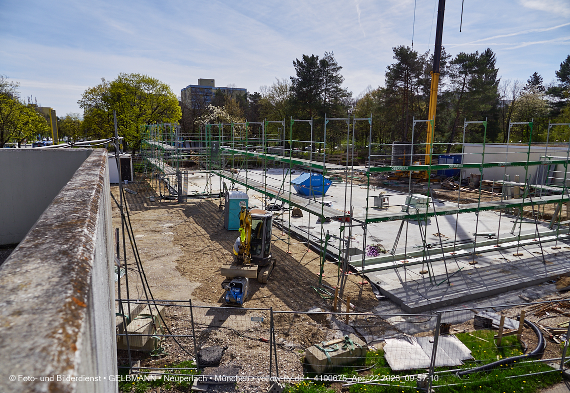 22.04.2023 - Luft- und Ebenenfotos vom Haus für Kinder in der Quiddestraße in Neuperlach